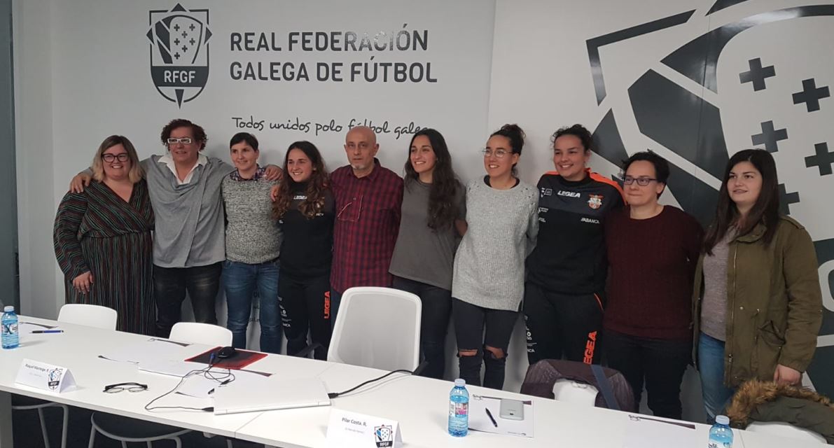 El estado del fútbol sala femenino actual a debate en la mesa redonda organizada por la Real Federación Gallega de Fútbol