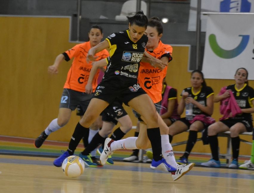 La efectividad del Pescados Rubén Burela FSF tumba al anfitrión, Viaxes Amarelle FSF, de la final de la XIII Copa Galicia Femenina (5-0)