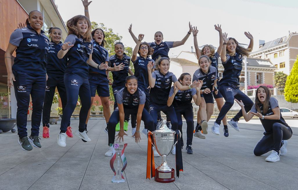 Las Supercampeonas de España recibidas en el Ayuntamiento de Burela