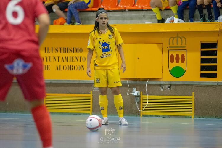 Carmen Alonso (Jugadora de AD Alcorcón FSF): "Ojalá lleguemos al final de liga con opciones de pelear para entrar entre las cuatro primeras ya que eso significará que hemos hecho una buena temporada."