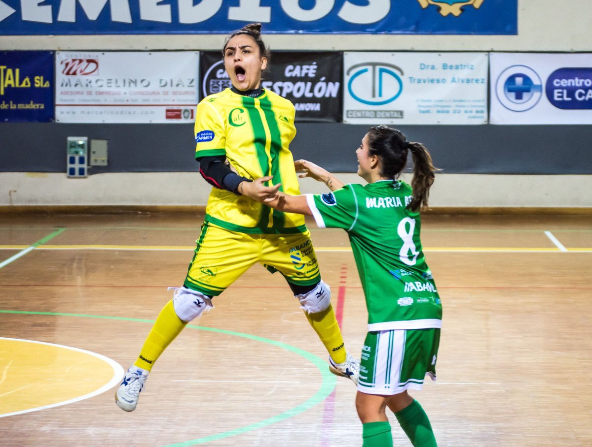 Ana Lastra (Portera y Jugadora de Cidade de As Burgas):"El principal objetivo del Cidade es mantener la categoría y pelear cada partido como si fuese el último."