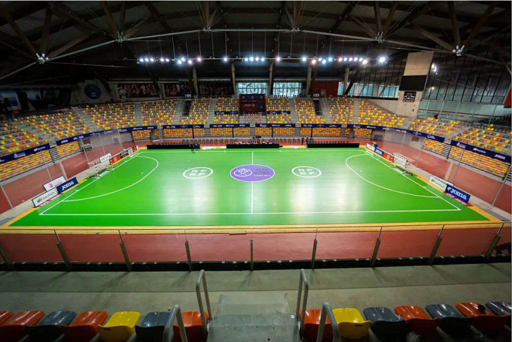Pista de la RFEF estrenada para la ocasión de la Copa de S.M. La Reina de Fútbol Sala Femenino