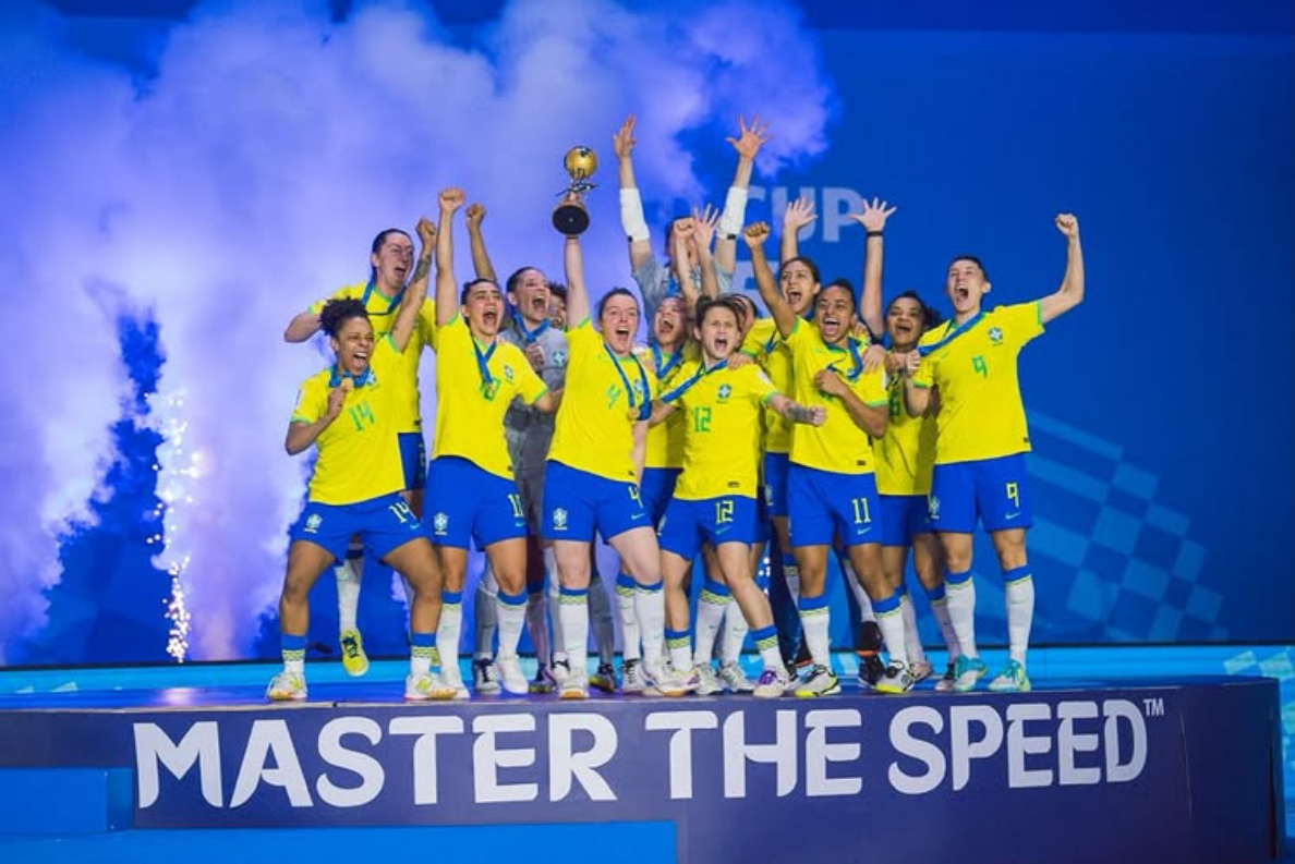 Brasil cumple los pronósticos y gana el primer Mundial de Fútbol Sala Femenino en el que España fue medalla de bronce.