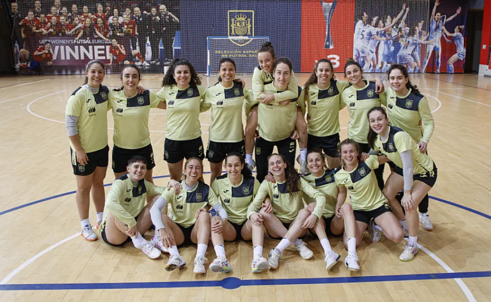 La Selección Absoluta Femenina de Fútbol Sala se enfrenta hoy a Portugal en el Multiusos de Fafe.